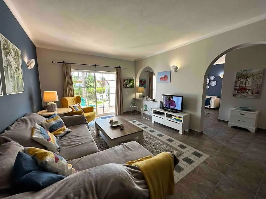 Casa Buccaneer, 2 Bedroom Garden Apartment In Praia Da Luz Portugal