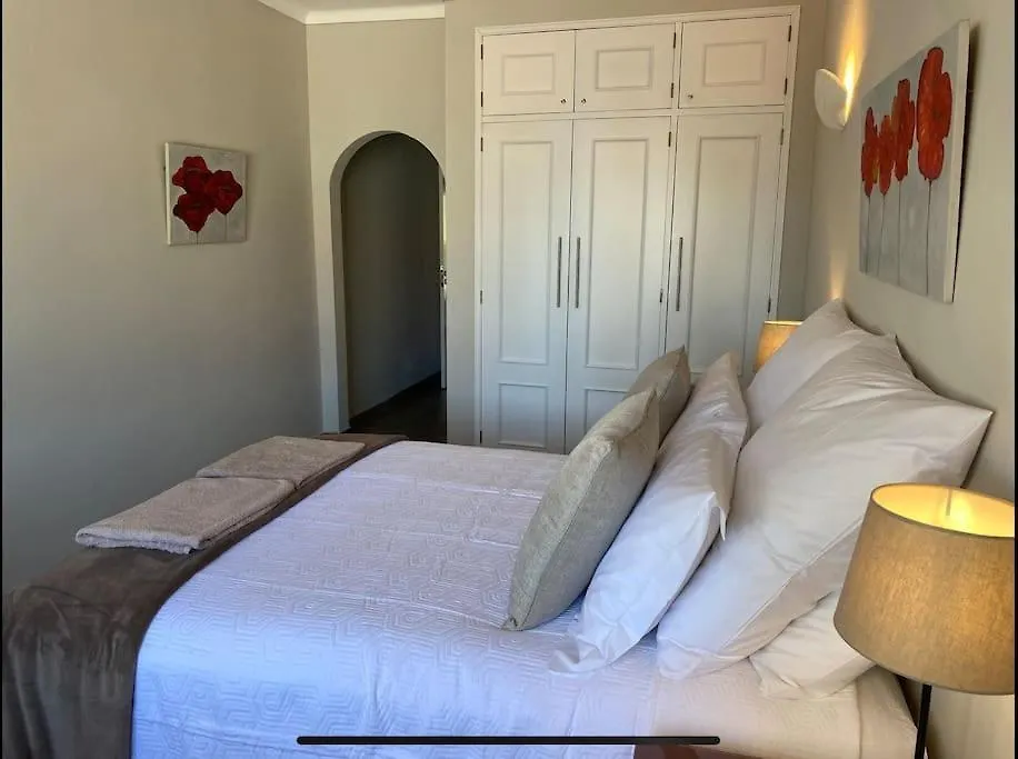 Casa Buccaneer, 2 Bedroom Garden Apartment In Praia Da Luz Portugal