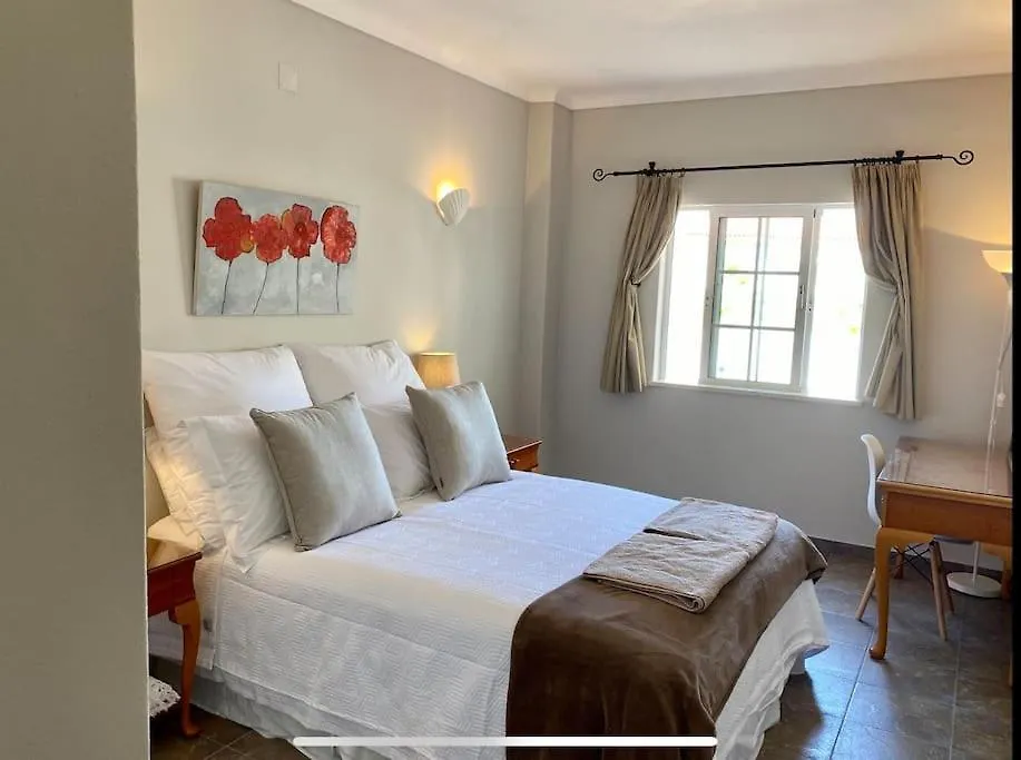Casa Buccaneer, 2 Bedroom Garden Apartment In Praia Da Luz contacts